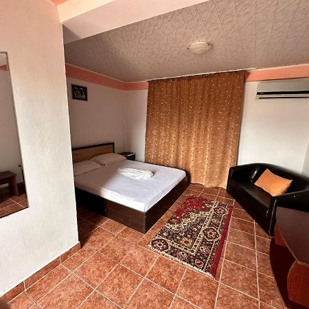 Casa Bucuria Hotel Costinesti Bagian luar foto