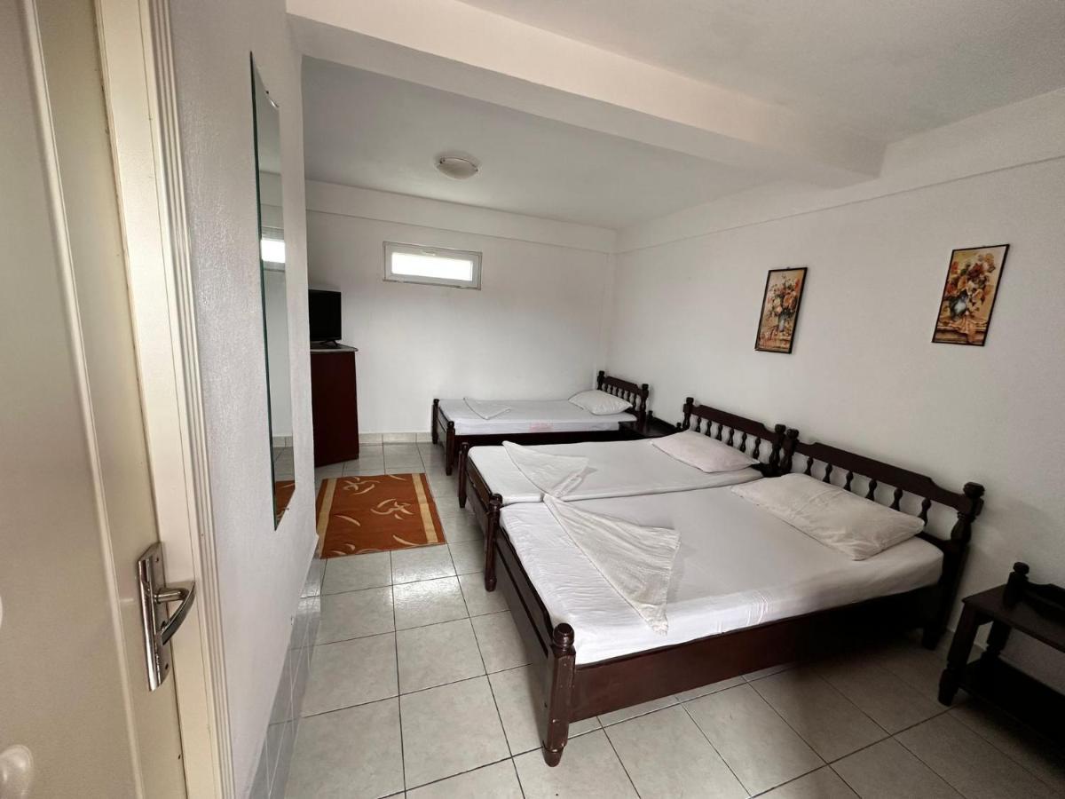 Casa Bucuria Hotel Costinesti Bagian luar foto