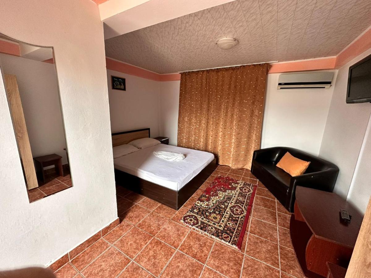 Casa Bucuria Hotel Costinesti Bagian luar foto