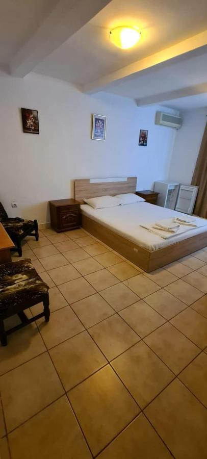 Casa Bucuria Hotel Costinesti Bagian luar foto