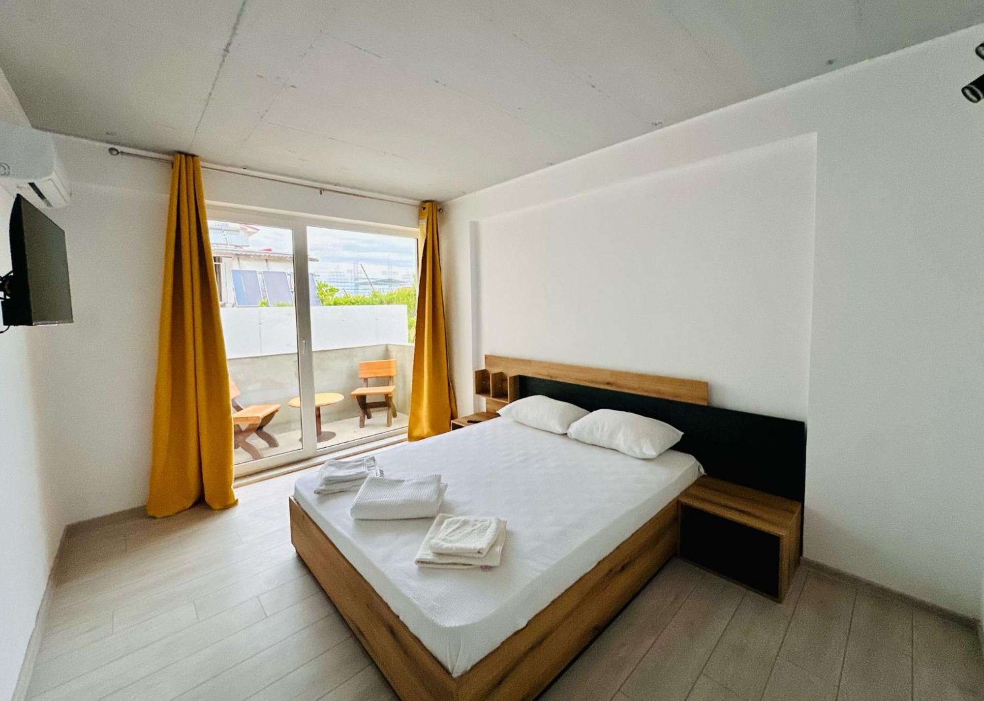 Casa Bucuria Hotel Costinesti Bagian luar foto